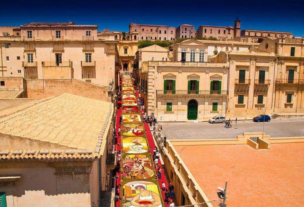 B&B Del Carmine Noto Bagian luar foto